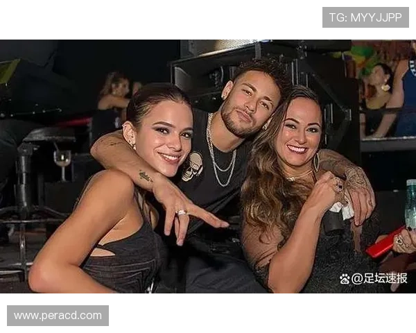 足球明星出轨事件引发热议球迷与媒体的不同反应与看法分析