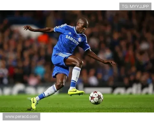 足球明星拉米雷斯的职业生涯与成就回顾及其对足球的影响分析