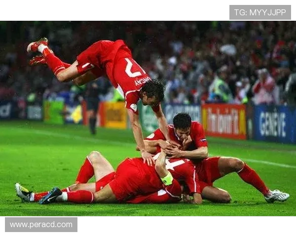 土耳其足球明星尼哈特的辉煌历程与对足球的热爱之路 土耳其足球明星尼哈特的辉煌历程与对足球的热爱之路