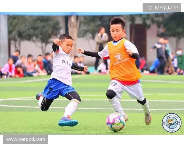 足球明星街头挑战赛精彩瞬间尽在视频中展现你绝对不容错过的足球技艺与魅力